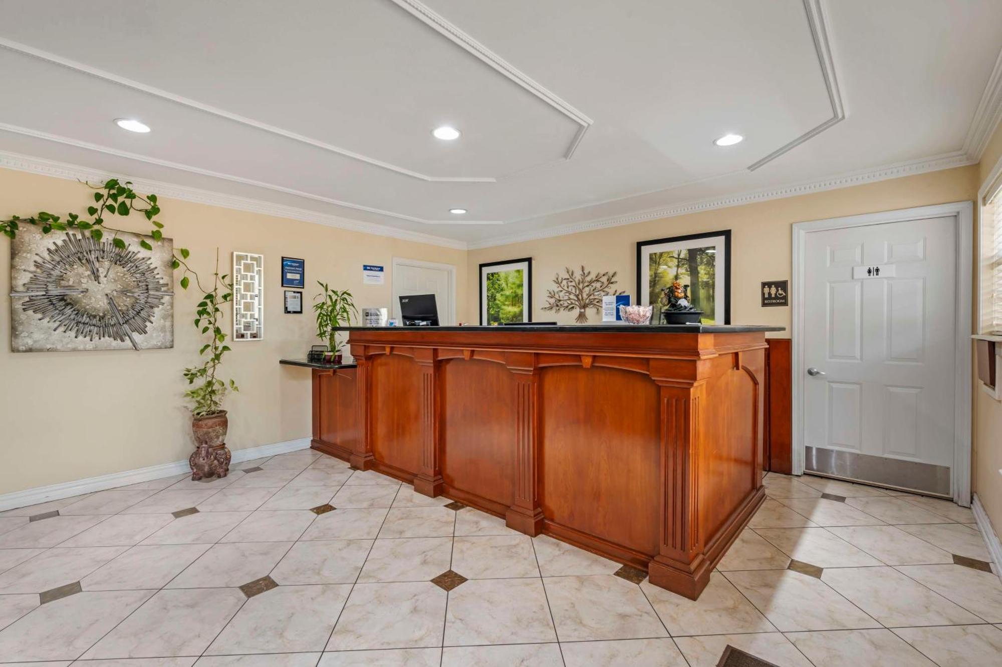 Best Western Pineywoods Inn Атланта Экстерьер фото